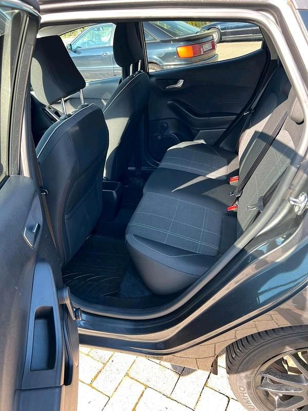 Gebraucht Ford Fiesta Titanium 86 PS (63 kW) 2017 Grau Kleinwagen