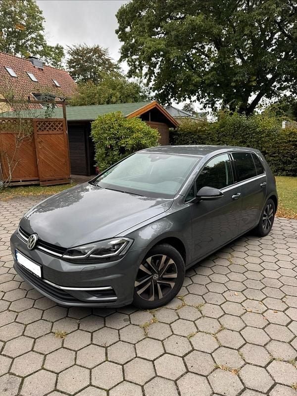 Grau Gebraucht 2019 VW Golf VII IQ Drive Kleinwagen | 20.000 € (Fairer Preis) - Bild 1/4