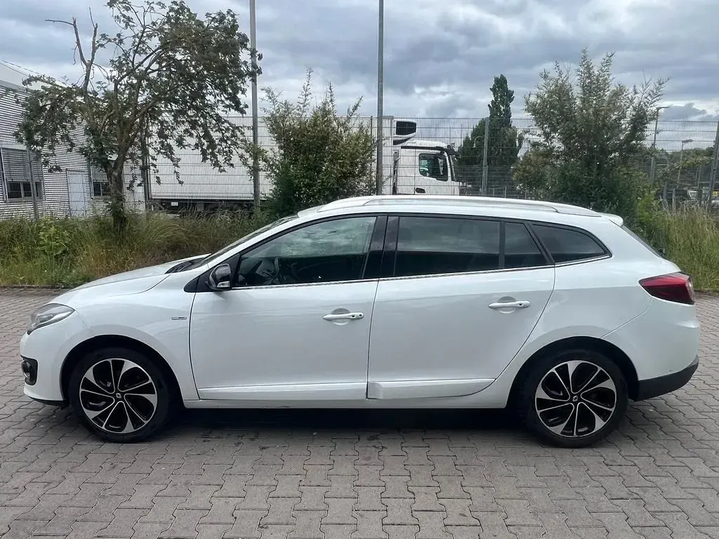 Gebraucht Renault Mégane III Bose Edition 110 PS (80 kW) 2015 Weiß Limousine