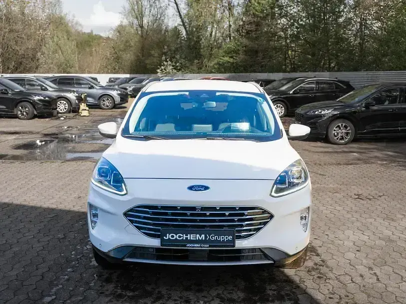 Używany Ford Kuga Titanium 225 KM (165 kW) 2021 Biały SUV