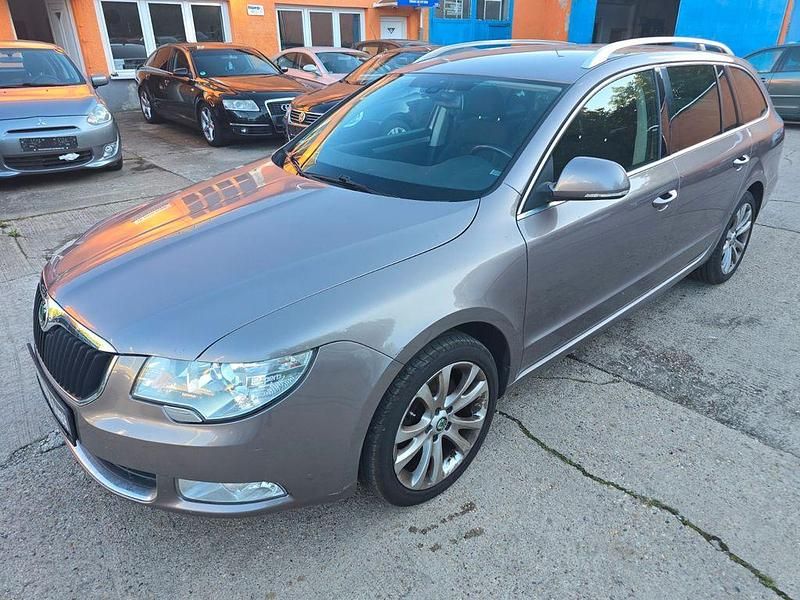 Violet Gebraucht 2011 Skoda Superb Family Kombi | 3.790 € (Superpreis) - Bild 1/4