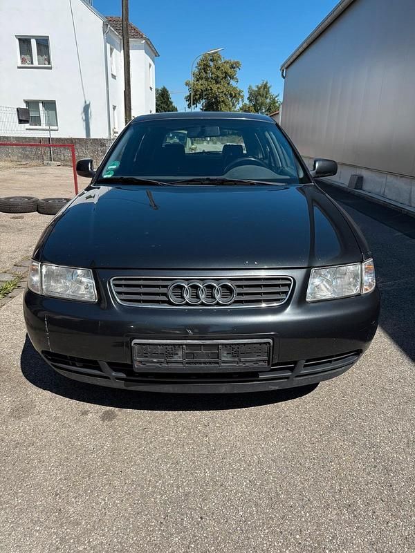 Gebraucht Audi A3 Ambiente 101 PS (74 kW) 1999 Schwarz Kleinwagen