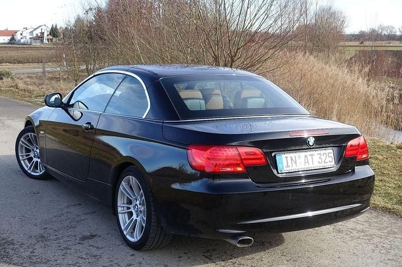 Gebraucht BMW 320 Cabriolet Exclusive 184 PS (135 kW) 2011 Schwarz Cabrio