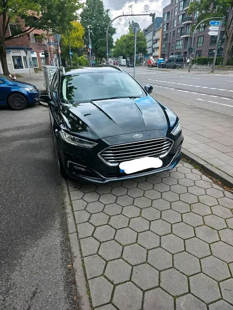 Gebraucht Ford Mondeo Titanium 190 PS (139 kW) 2021 Schwarz Kombi