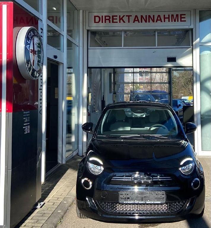 Gebraucht Fiat 500e Icon 86 kW (118 PS) 2022 Colore esterno (onyx schwarz) Limousine