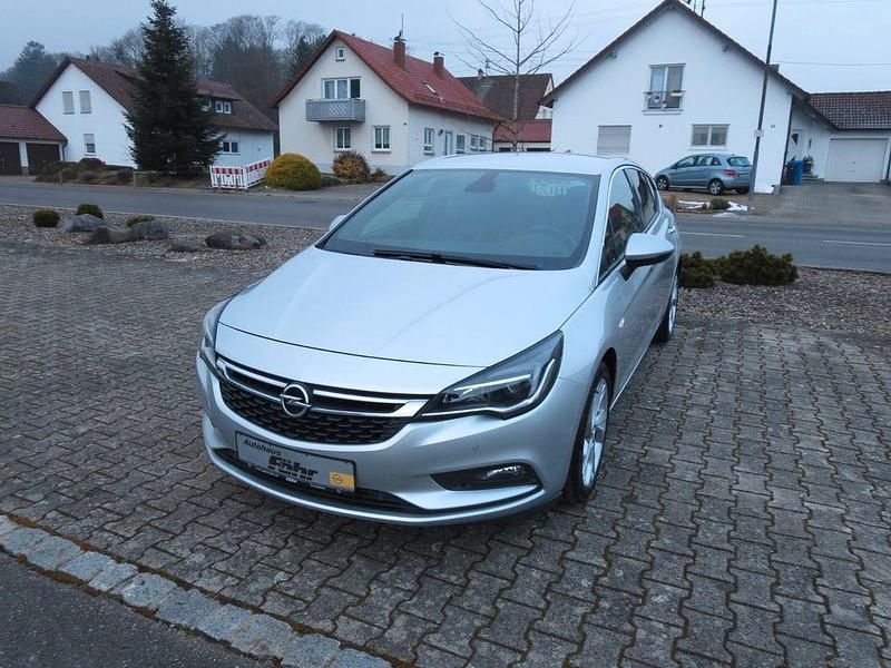 Gebraucht Opel Astra Dynamic 110 PS (80 kW) 2016 Silber Limousine