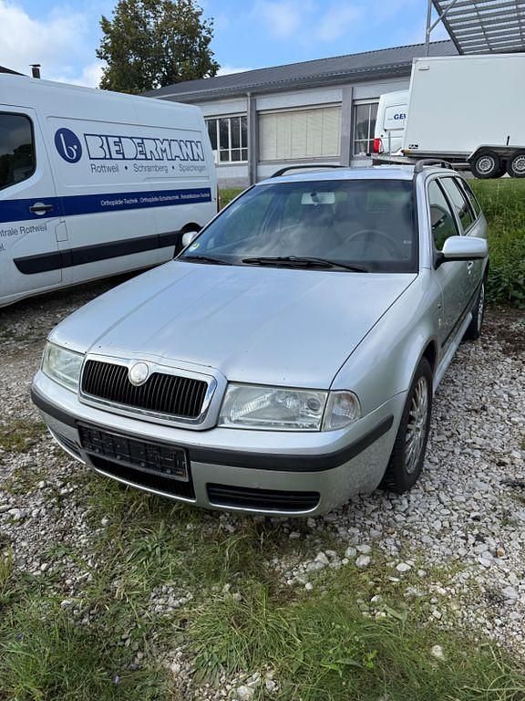 Silber Gebraucht 2003 Skoda Octavia Elegance Kombi | 700 € (Guter Preis) - Bild 1/4
