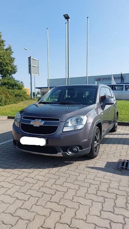Grau Gebraucht 2011 Chevrolet Orlando Van / Kleinbus | 3.149 € (Superpreis) - Bild 1/4