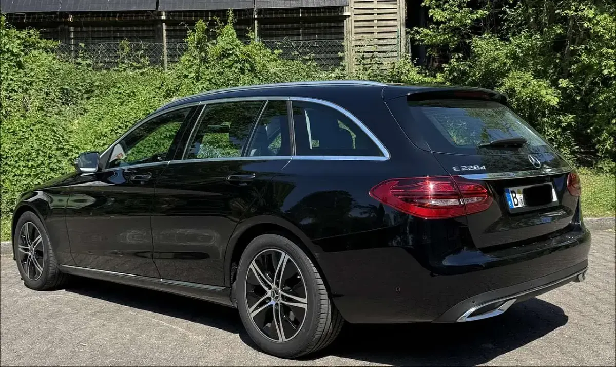 Gebraucht Mercedes C220 194 PS (142 kW) 2021 Schwarz Kombi