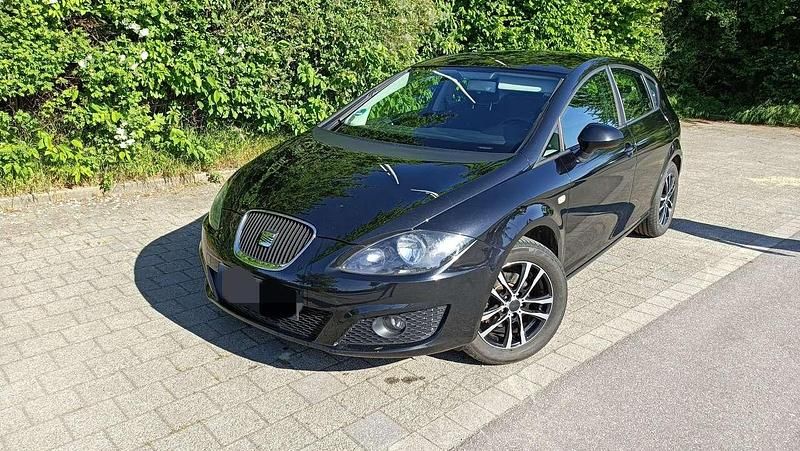 Schwarz Gebraucht 2011 Seat Leon Copa Limousine | 4.200 € (Fairer Preis) - Bild 1/4
