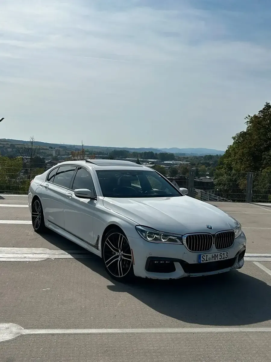 Gebraucht BMW 750L 449 PS (330 kW) 2016 Weiß Limousine