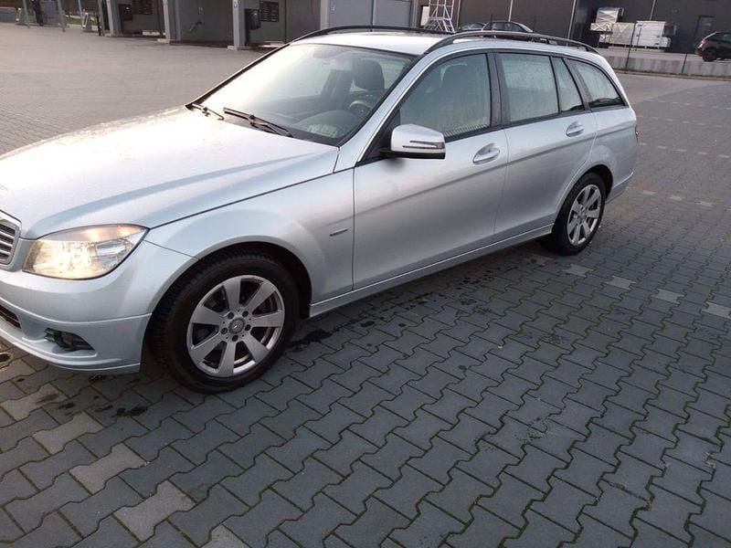 Gebraucht Mercedes C200 136 PS (100 kW) 2011 Silber Limousine