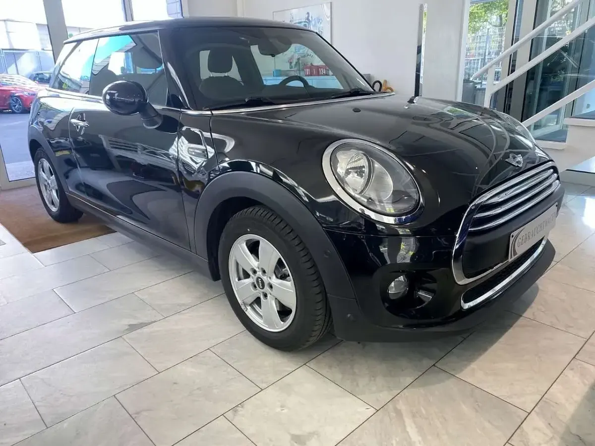 Gebraucht Mini Cooper 103 PS (75 kW) 2017 Schwarz Kleinwagen