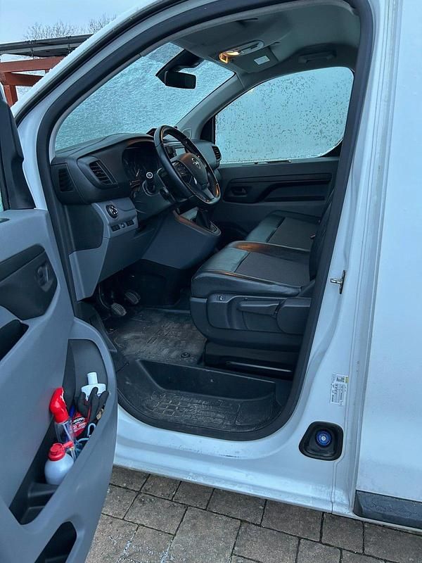 Weiß Gebraucht 2019 Opel Vivaro Van | 15.899 € - Bild 1/4