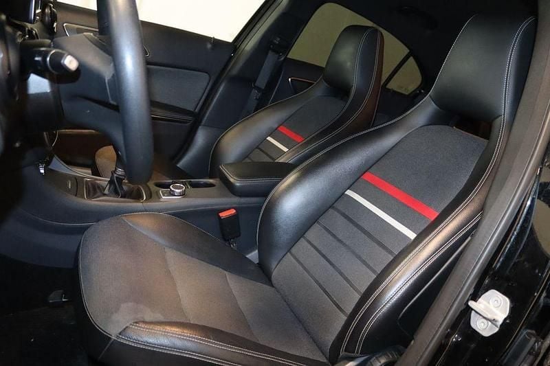 Gebraucht Mercedes A180 Style 122 PS (89 kW) 2012 Schwarz Limousine