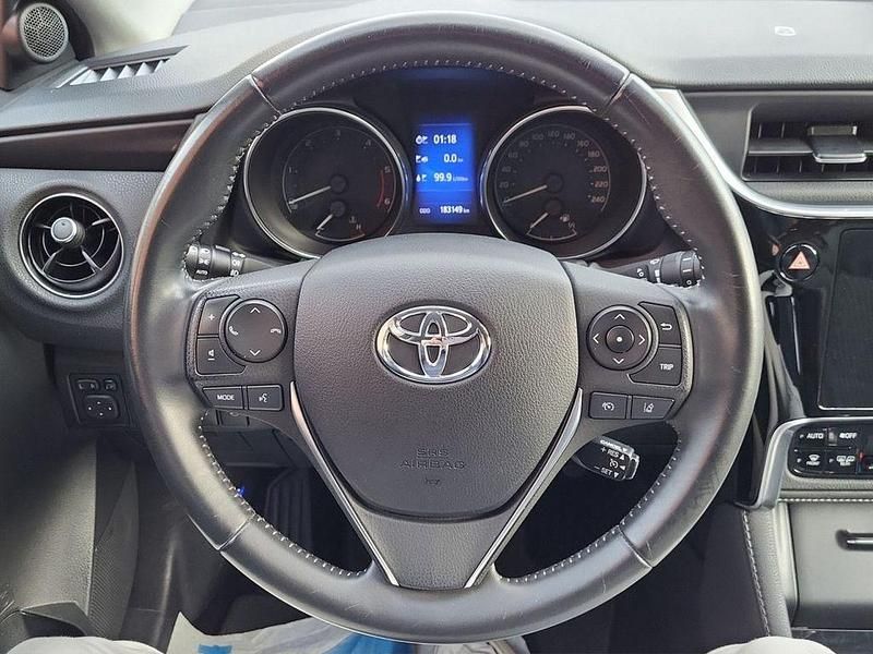 Gebraucht Toyota Auris Executive 111 PS (81 kW) 2016 Silber (metallic) Kombi