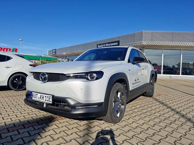 Ceramic white Gebraucht 2023 Mazda MX30 Ad'Vantage SUV | 18.990 € (Fairer Preis) - Bild 1/4