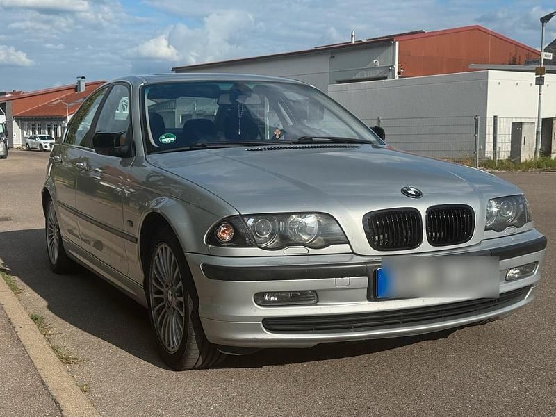 Silber Gebraucht 2000 BMW 320 Sport Line Limousine | 3.200 € (Superpreis) - Bild 1/4