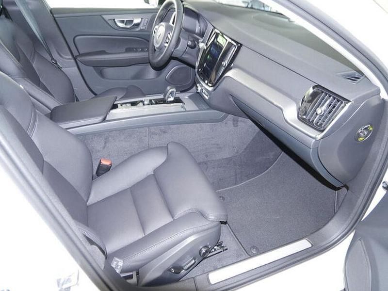 Gebraucht Volvo V60 Plus 197 PS (144 kW) 2024 Weiß Kombi