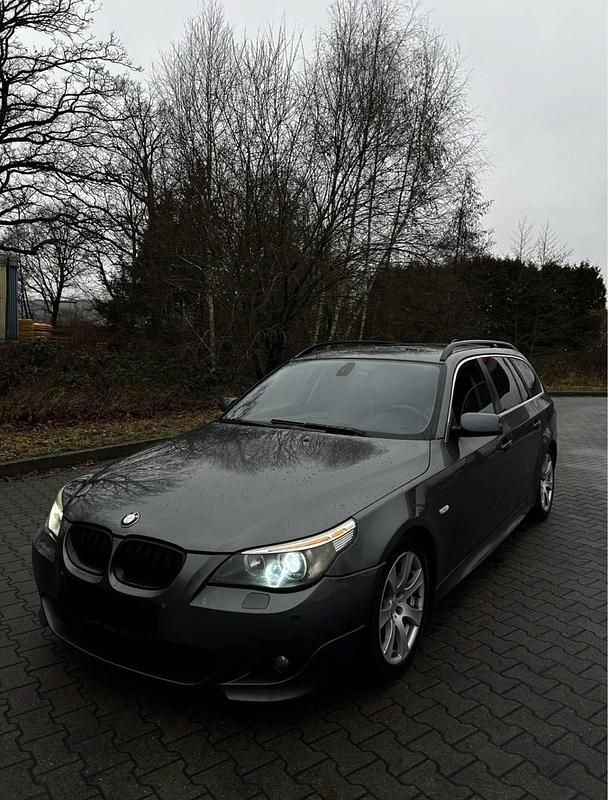 Gebraucht BMW 525 M Sport 177 PS (130 kW) 2005 Grau Kombi