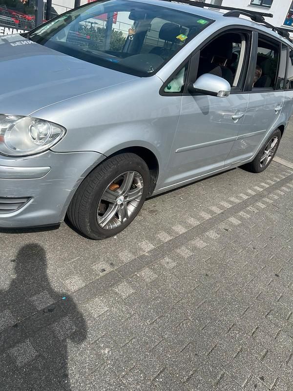 Silber Gebraucht 2007 VW Touran Van / Kleinbus | 2.200 € (Superpreis) - Bild 1/4