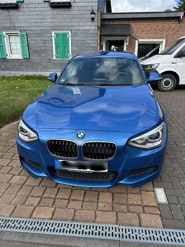 Blau Gebraucht 2013 BMW 116 Sport Line Kleinwagen | 12.000 € (Teuer) - Bild 1/4