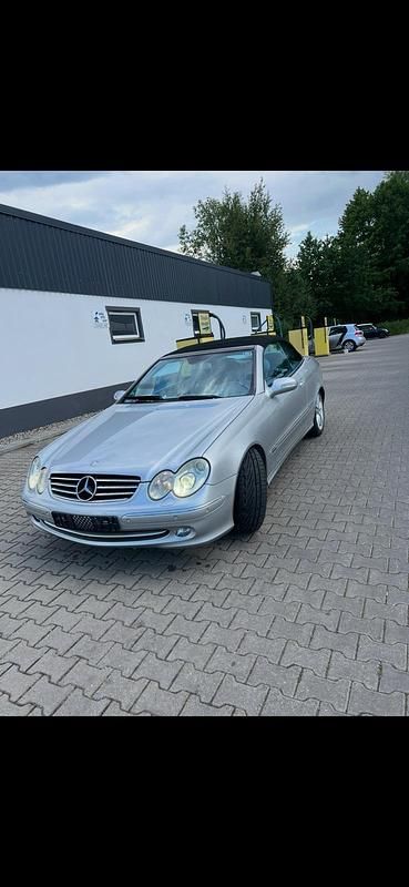 Silber Gebraucht 2003 Mercedes CLK320 Cabrio | 5.900 € (Superpreis) - Bild 1/4
