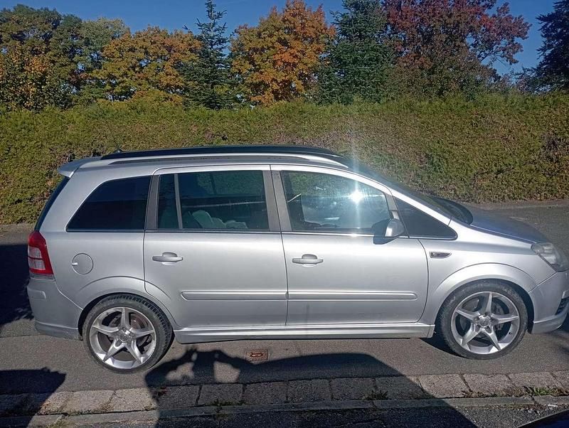 Gebraucht 2006 Opel Zafira Sport Van / Kleinbus | 2.999 € (Fairer Preis) - Bild 1/4