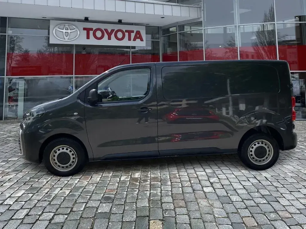 Gebraucht Toyota Proace 144 PS (105 kW) 2024 Titanium grey Van / Kleinbus