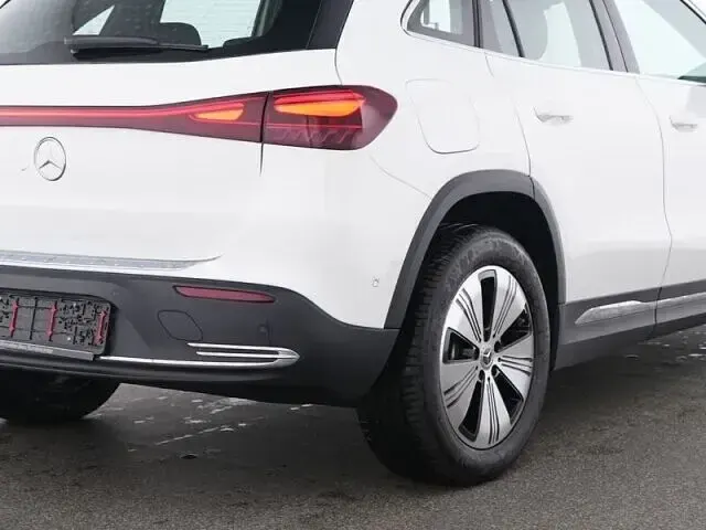 Gebraucht Mercedes EQA250 139 kW (190 PS) 2025 Unilack polarweiß SUV
