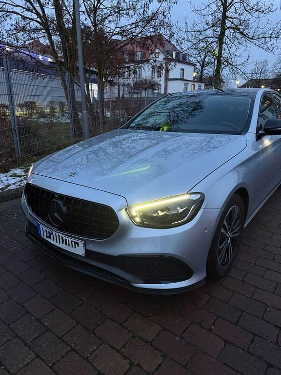 Gebraucht Mercedes E200 160 PS (117 kW) 2020 Silber Limousine