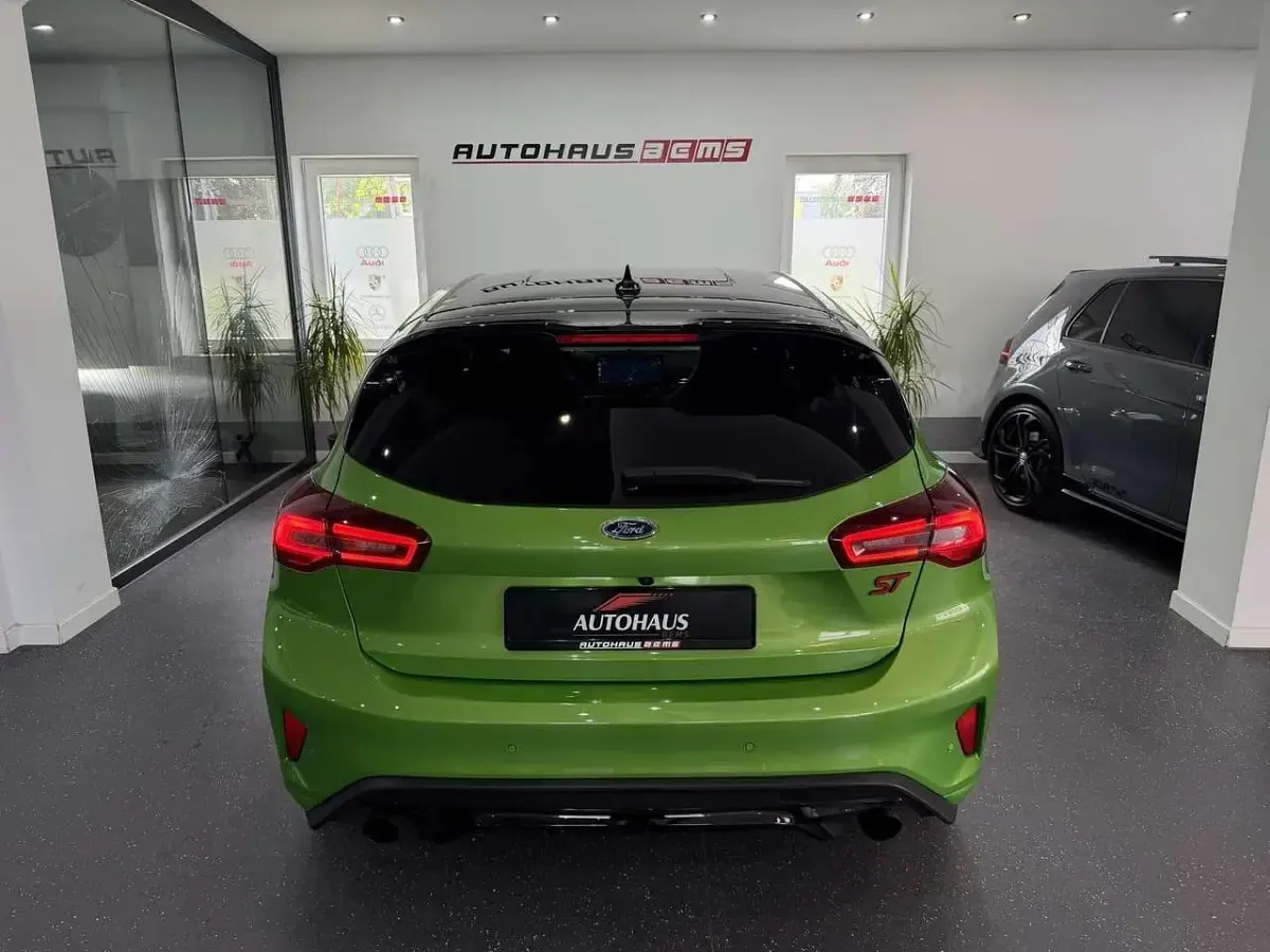Gebraucht Ford Focus ST 280 PS (205 kW) 2024 Mean green Limousine