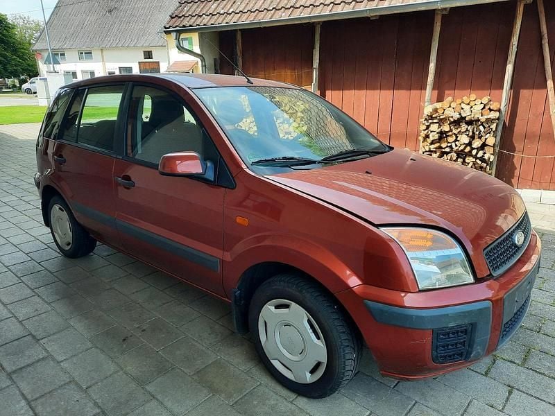 Rot Gebraucht 2006 Ford Fusion Limousine | 3.150 € (Etwas zu teuer) - Bild 1/4