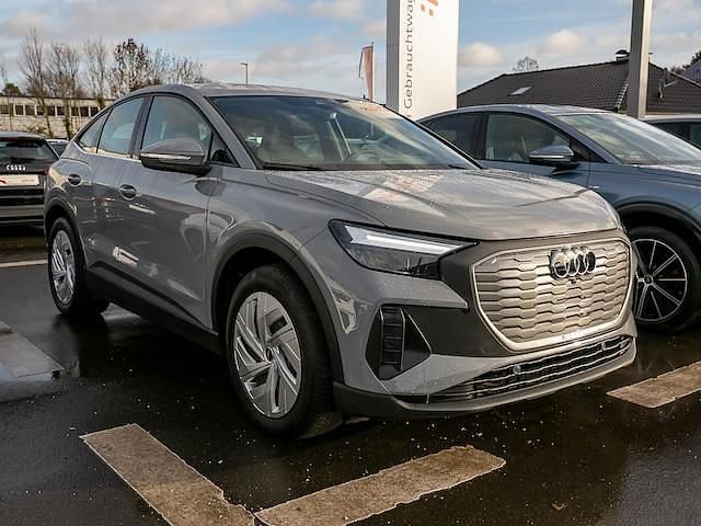 Gebraucht Audi Q4 Sportback e-tron Ambiente 125 kW (170 PS) 2023 Kieselgrau SUV