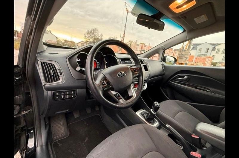 Schwarz Gebraucht 2014 Kia Rio Kleinwagen | 4.300 € (Fairer Preis) - Bild 1/4