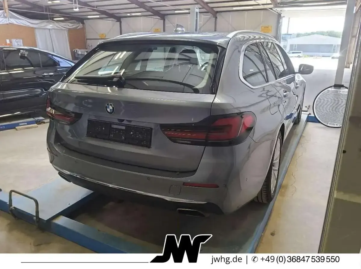 Gebraucht BMW 530 Luxury Line 286 PS (210 kW) 2021 Bluestone metallic Kombi