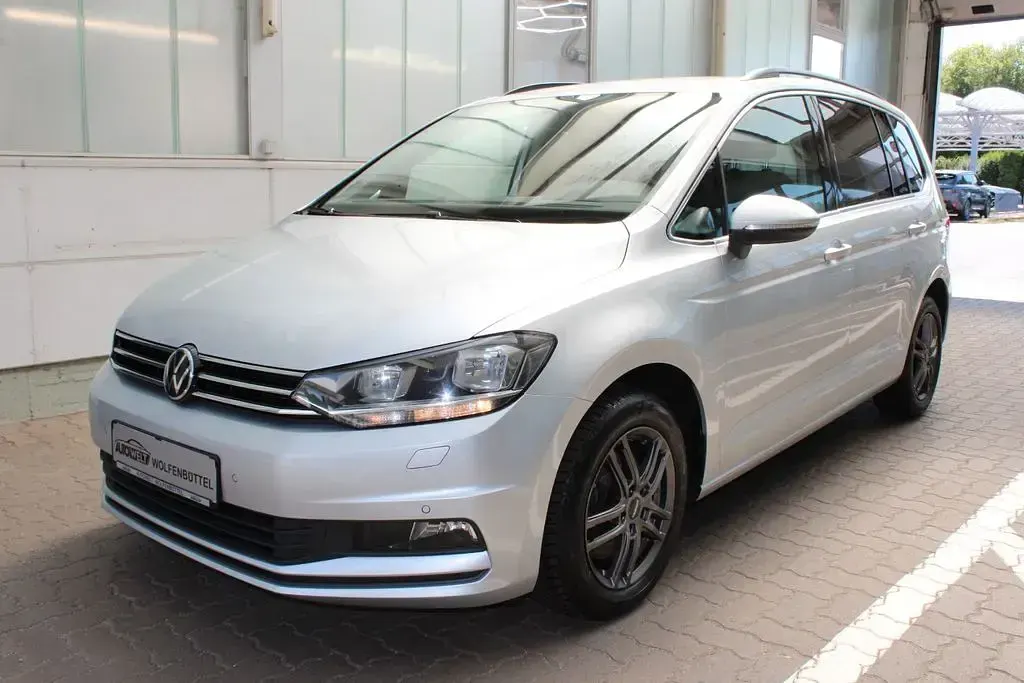 Gebraucht VW Touran Comfortline 150 PS (110 kW) 2021 Silber Van / Kleinbus