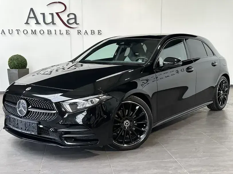 Gebraucht Mercedes A200 AMG line 163 PS (119 kW) 2021 Kosmosschwarz Limousine