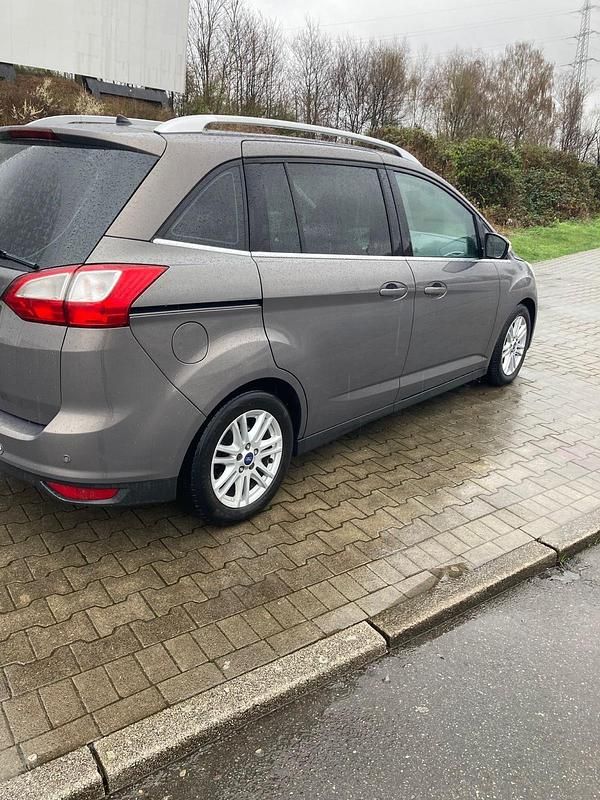 Gebraucht Ford Grand C-Max 140 PS (102 kW) 2013 Braun Van / Kleinbus