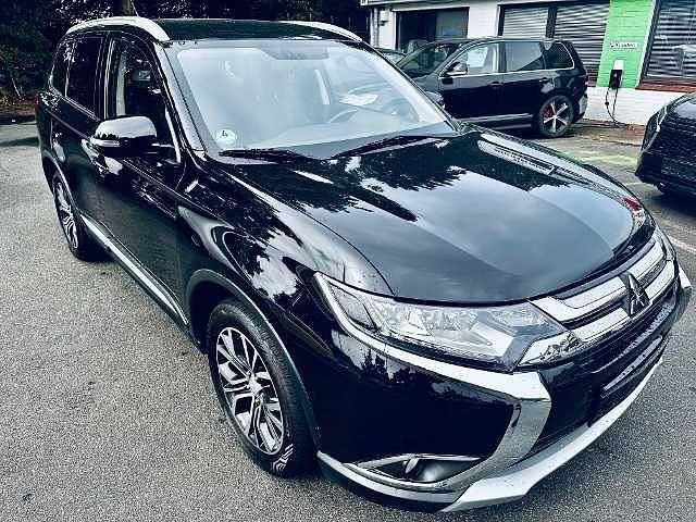 Schwarz Gebraucht 2016 Mitsubishi Outlander SUV | 18.950 € (Fairer Preis) - Bild 1/4