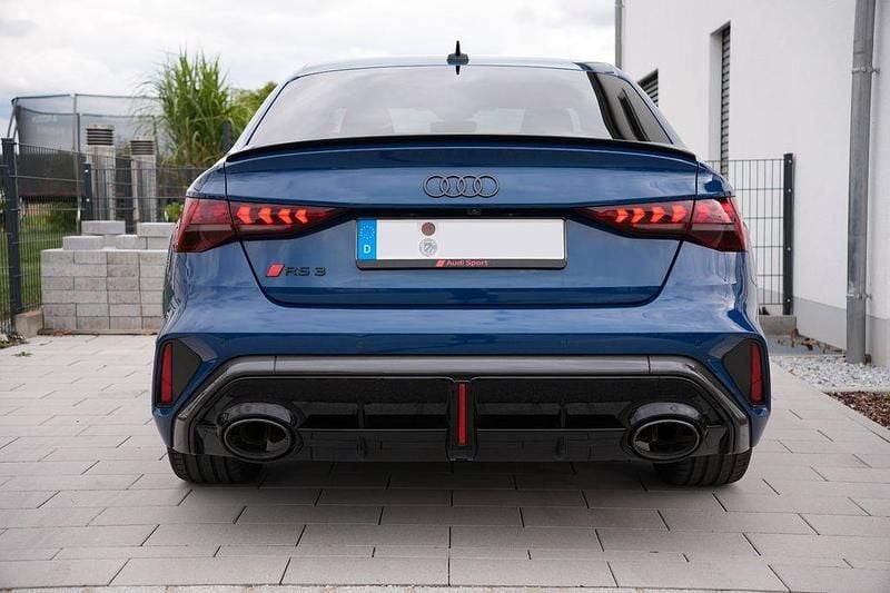 Gebraucht Audi RS3 Ambiente 400 PS (294 kW) 2025 Blau Limousine