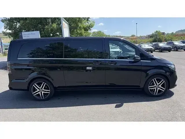 Gebraucht Mercedes V300 237 PS (174 kW) 2025 Obsidianschwarz Van / Kleinbus