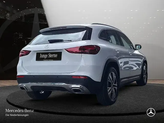 Gebraucht Mercedes GLA180 Advanced 116 PS (85 kW) 2025 Weiß SUV