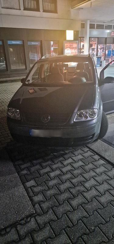 Grau Gebraucht 2006 VW Touran Van / Kleinbus | 1.900 € (Guter Preis) - Bild 1/4