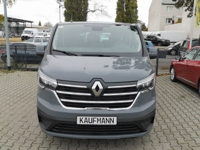 Gebraucht Renault Trafic Life 110 PS (80 kW) 2023 Schwarz Van / Kleinbus