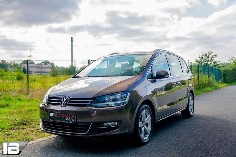 Braun Gebraucht 2011 VW Sharan Highline Van / Kleinbus | 12.900 € (Etwas zu teuer) - Bild 1/4