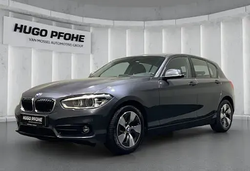 Gebraucht BMW 118 Sport Line 136 PS (100 kW) 2019 Grau Limousine
