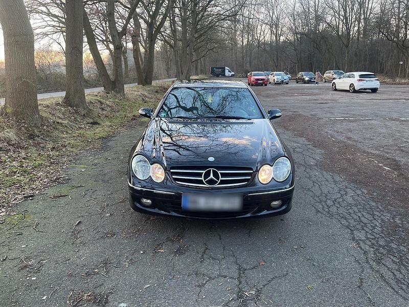 Schwarz Gebraucht 2006 Mercedes CLK220 Coupé | 5.799 € (Fairer Preis) - Bild 1/4