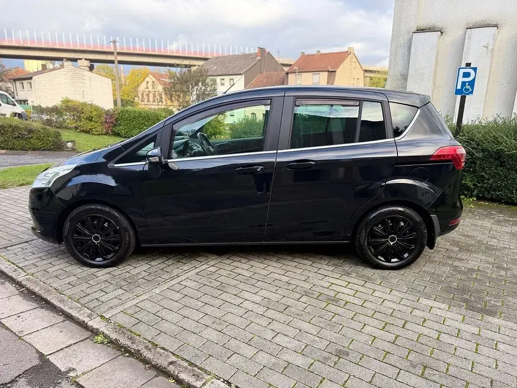 Second-hand Ford B-MAX Titanium 125 CP (91 kW) 2017 Negru Monovolum