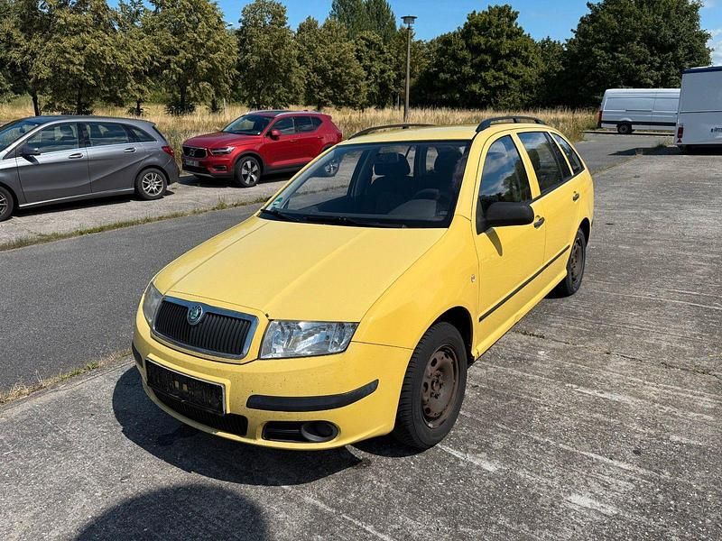 Gelb Gebraucht 2004 Skoda Fabia Ambiente Kleinwagen | 900 € (Guter Preis) - Bild 1/4